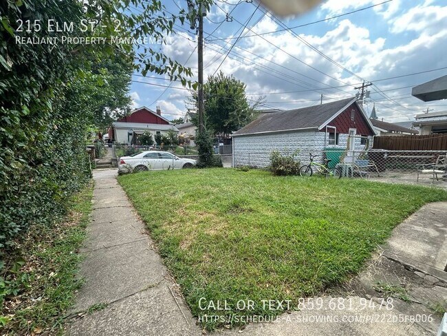 Building Photo - 215 Elm St