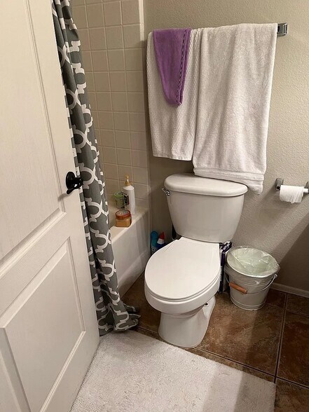 Upstairs Bathroom - 2402 E 5th St