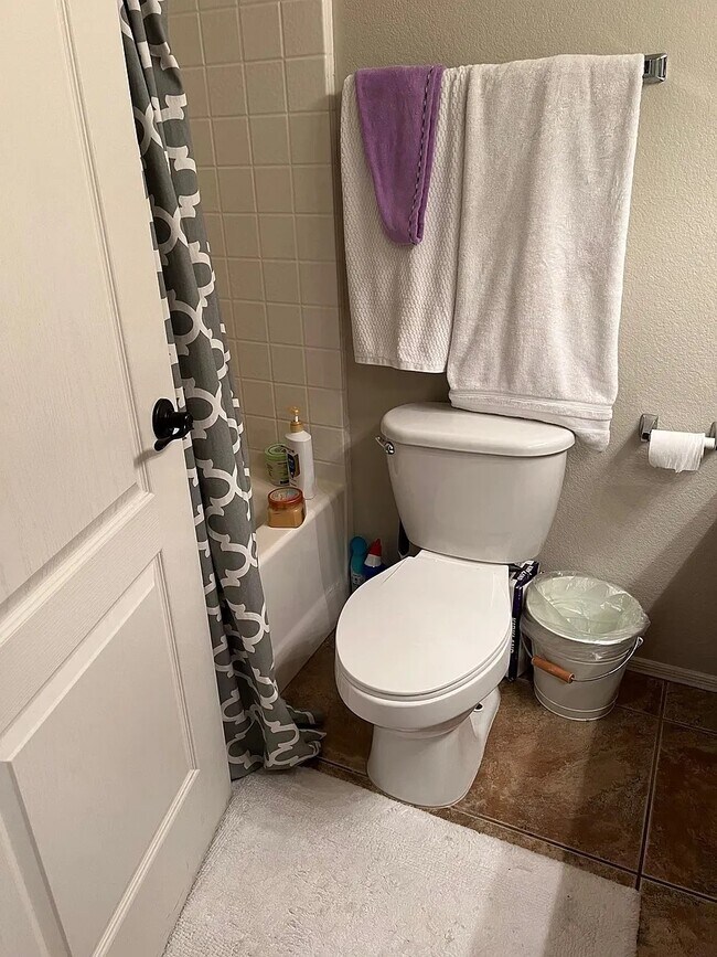 Upstairs Bathroom - 2402 E 5th St