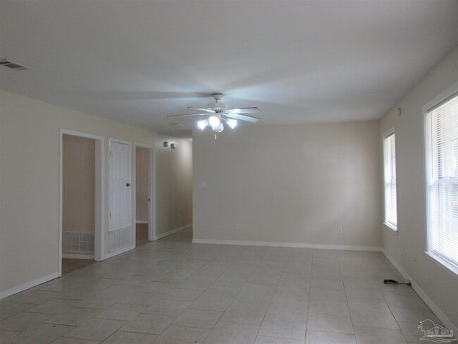 Building Photo - 4738 Live Oak Ln