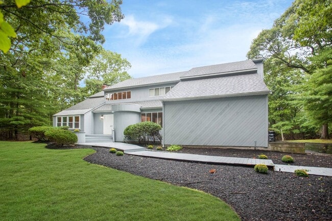 Building Photo - 12 N Ridge Rd