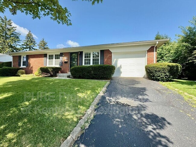 Building Photo - 2077 Dogwood Dr