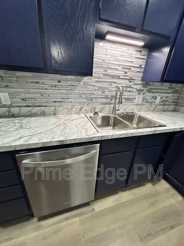 Building Photo - 1701 Ridgehaven Ct