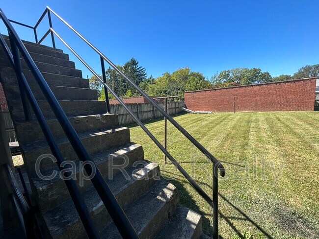 Building Photo - 107 N Hampton Rd