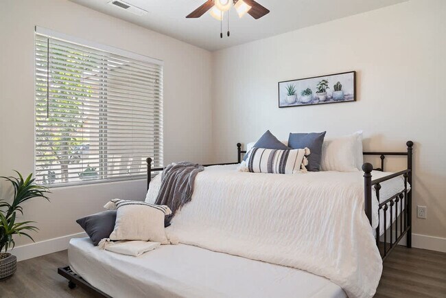 Building Photo - 3273 2530 S