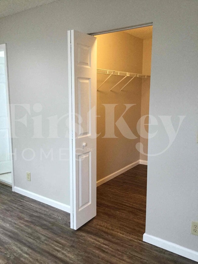 Building Photo - 3085 Lighthouse Pl