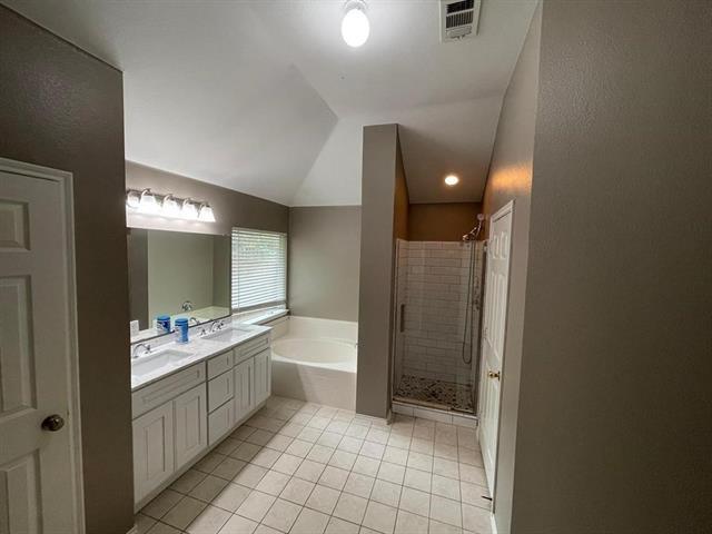 Building Photo - 6937 Willow Crest Dr