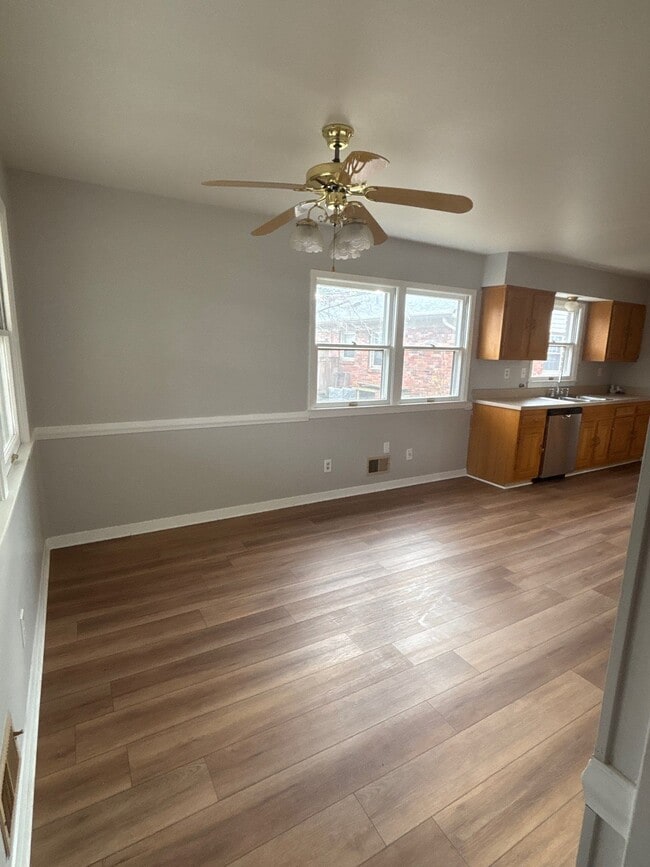 Building Photo - 1305 Abbeywood Rd