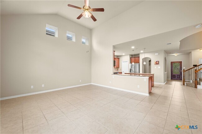 Building Photo - 625 Palmilla St