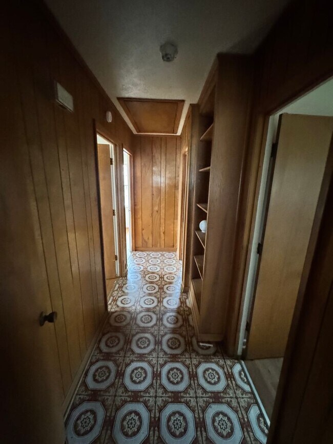 Building Photo - 2 bedroom / 1 office / 1 bathroom in Shelby, NC