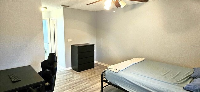 Building Photo - 10263 Gandy Blvd N