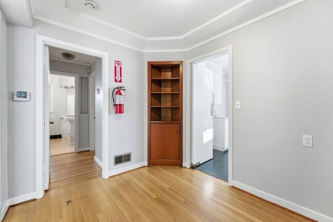 Building Photo - Corner of Character • Rare 2BD Residence at NE 16th & Weidler – Irvington/Lloyd District