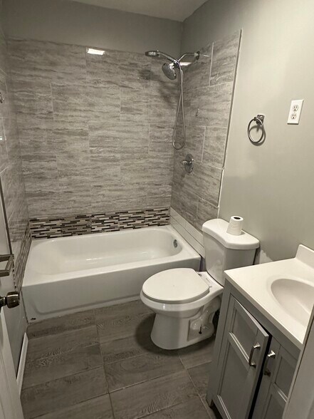 Building Photo - 4622 Suffolk Ave