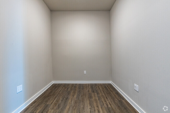 1BR, 1BA - 840 SF - ShoreView Waterfront Apartments
