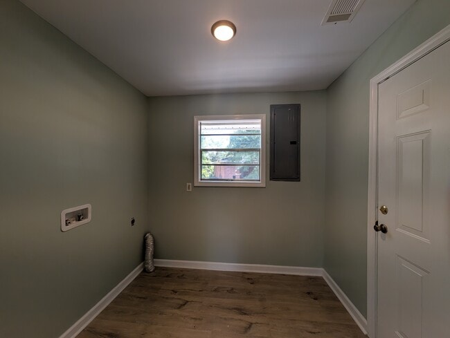Building Photo - 112 Alexander Ave