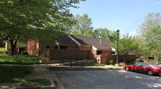 Building Photo - Towne Centre Place