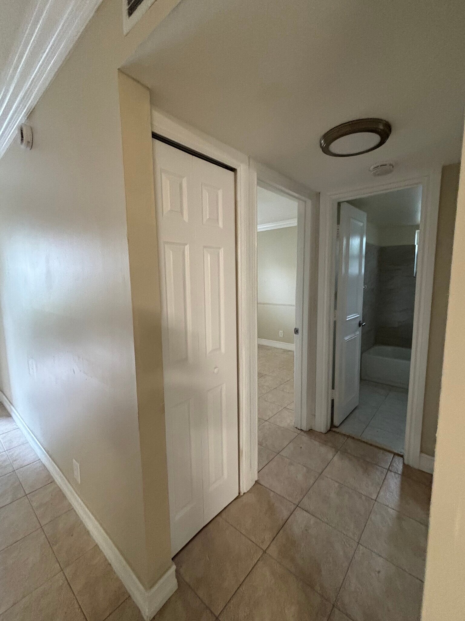 Building Photo - 116 Gardens Dr