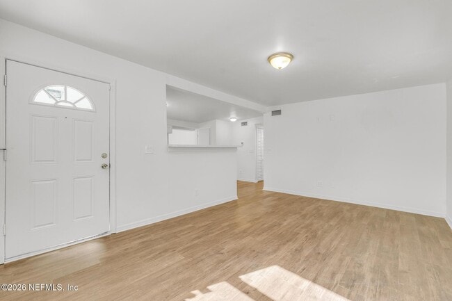 Building Photo - 557 W 62nd St