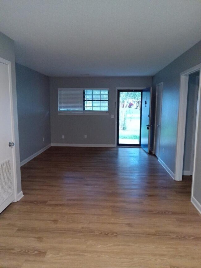 Building Photo - Pirate Cove Apartments D3-D4