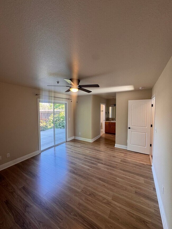 Building Photo - Charming 3 Bed/ 2 Bath Home. AVAILABLE NOW!!!!