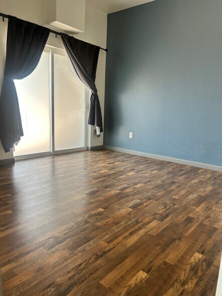 Master Bedroom w/Patio Access - 15475 Andrews Dr