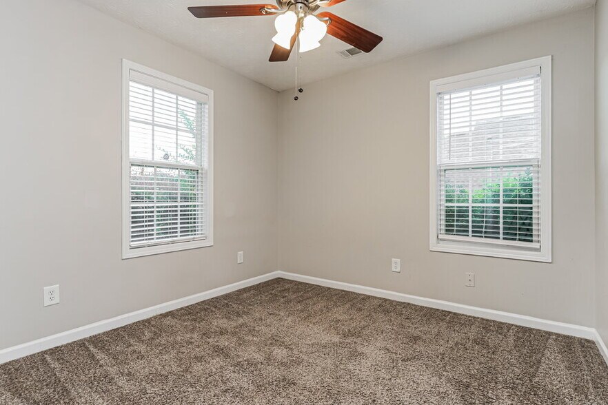 Building Photo - 437 Camella Cir