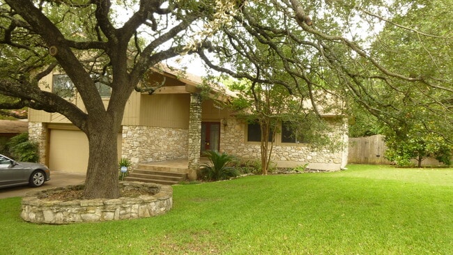 Building Photo - Fantastic cottage in SoCo