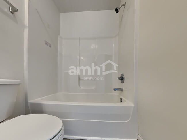 Building Photo - 43 Wolf Creek Ln