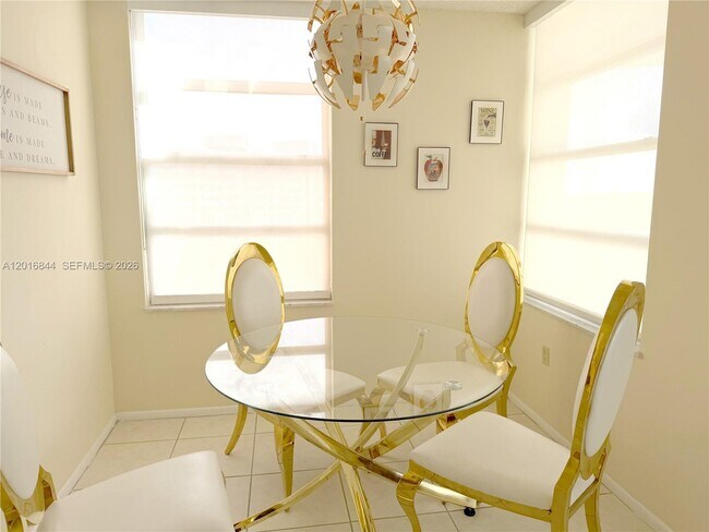 Building Photo - 1301 NE Miami Gardens Dr