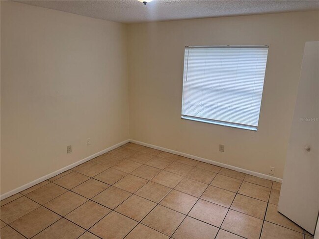 Building Photo - 9406 N Hartts Dr