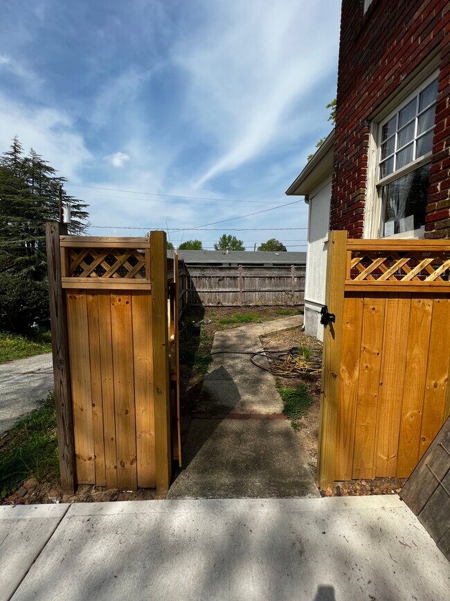 Rear gate to rear door path - 1608 Fayetteville St