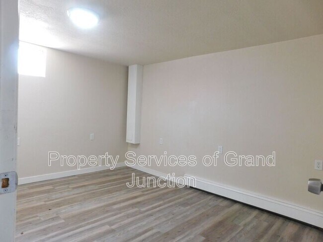 Building Photo - 1340 Orchard Ave