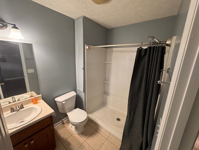 Building Photo - Beautiful Home For Rent in Arab