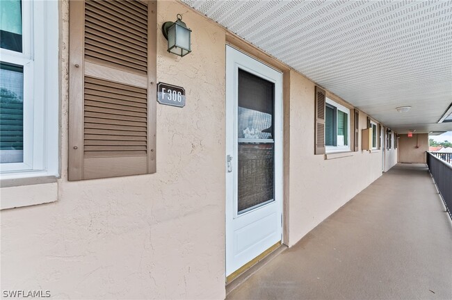 Building Photo - 5419 Rattlesnake Hammock Rd