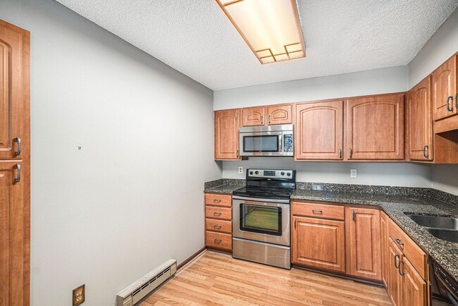 Building Photo - 2 Bedroom 2 Bath Condo in Pier Point Villa...