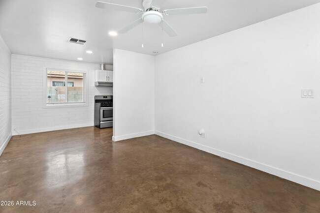 Building Photo - 1646 E McKinley St