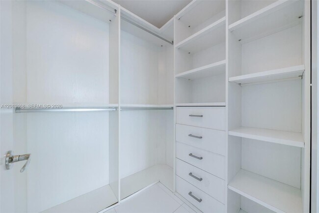 Building Photo - 900 Biscayne Blvd