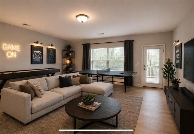 Building Photo - 6008 Manchester Cir