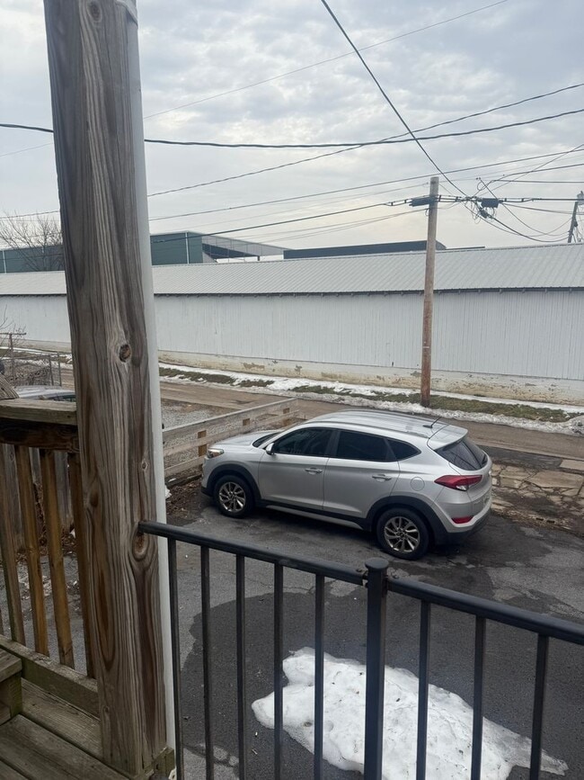 Building Photo - 500 N Mulberry St