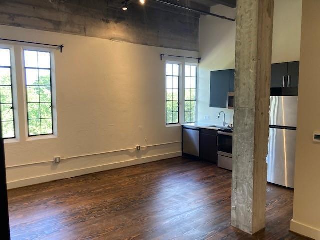 Building Photo - 4411 Dallas St