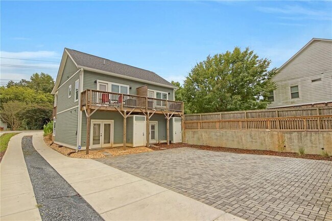 Building Photo - 2050 Bolton Rd NW
