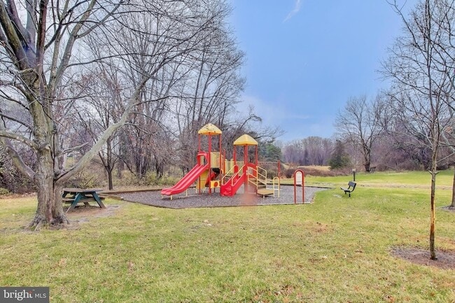 Building Photo - 18 Indian Hills Ct