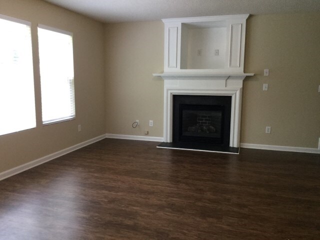 Building Photo - 2912 Hayling Dr