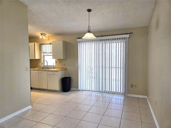 Building Photo - 739 Heathrow Ave