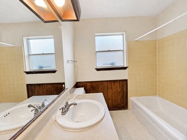 Building Photo - 4231 Eagle Nest Dr