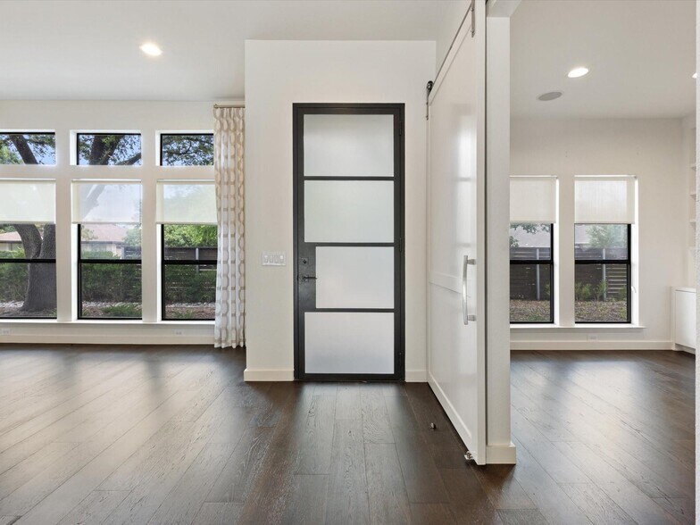 Building Photo - 6801 Winding Rose Trl