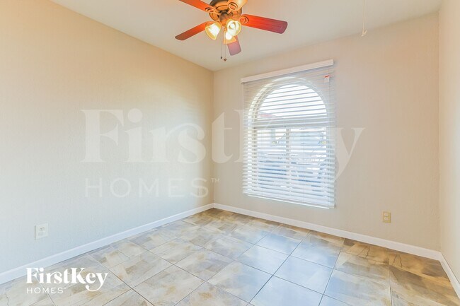 Building Photo - 2518 E Don Carlos Ave