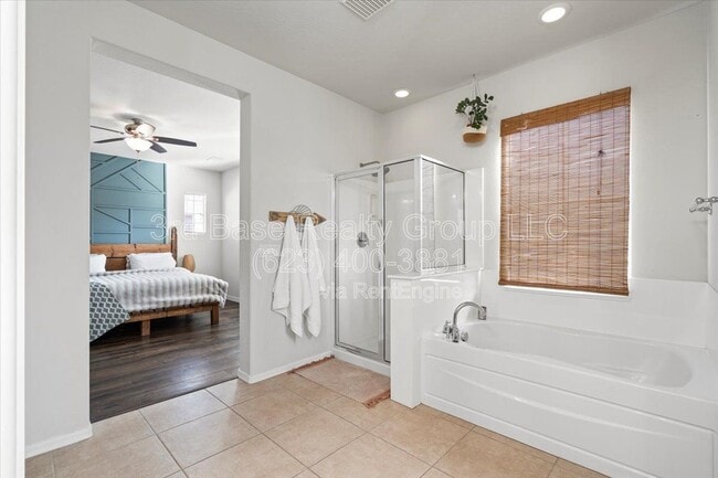 Building Photo - 21072 W Maiden Ln