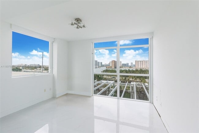 Building Photo - 400 Sunny Isles Blvd