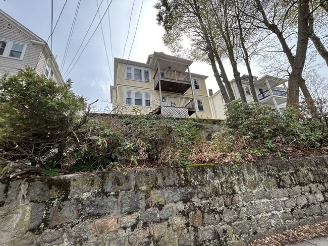 Building Photo - 9 Radnor Rd